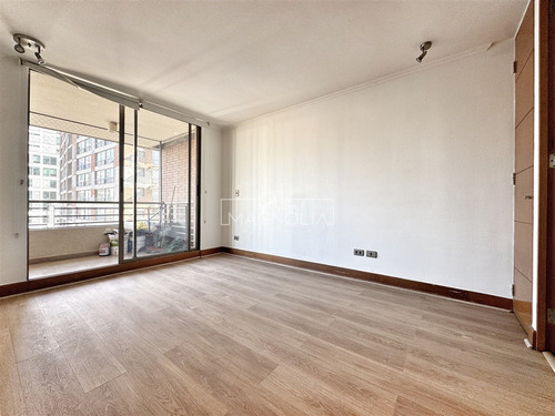 Departamento En Arriendo De 2 Dorm. En Las Condes