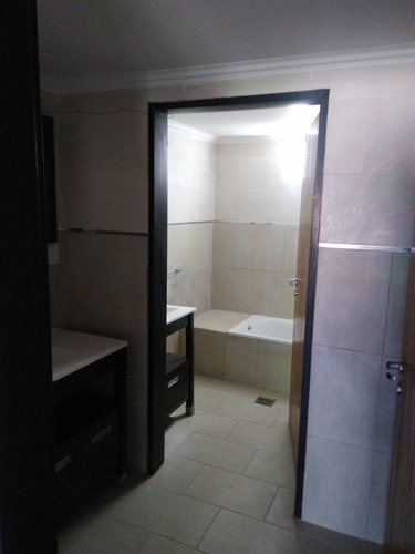 Quinta Dueño Liquida: Sobre Asfalto Pileta; 1300 M2 Parque, Cubiertos 96m2
