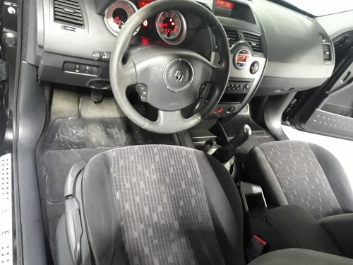 Mégane 1.6 Dynamique Grand Tour 16v Flex 4p Manual 66710km