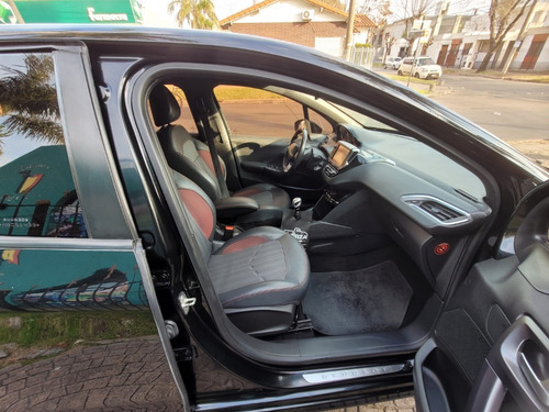 Imagen 11 de 16 de Peugeot 208 1.6 Gt Thp 5 Ptas /2017