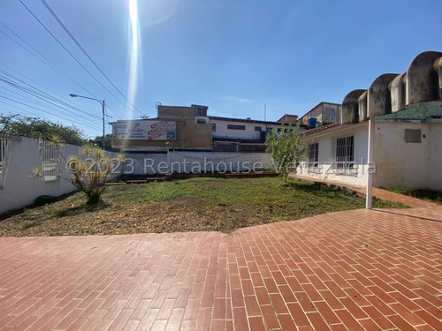 Excelente Casa Comercial En Alquiler Ubicada En Una De Las Principales Avenidas De La Ciudad Barquisimeto Jr