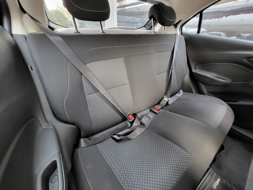 Imagen 19 de 25 de Chevrolet Onix 1.4 Lt Mt 2016 Gris Usado Nt