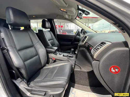 Jeep Grand Cherokee Laredo 3.6cc AT AA 4X4