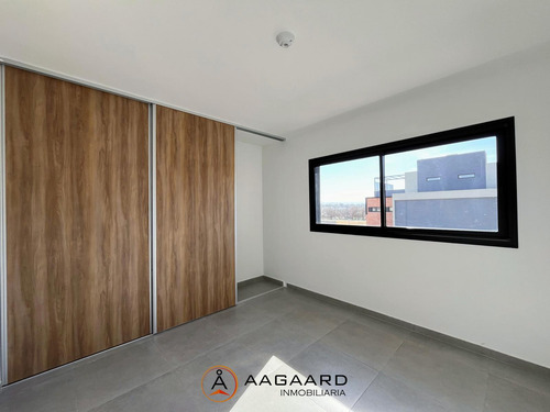 Lomas De Manantiales - Hermoso Duplex De 3 Dormitorios 3 Baños A Estrenar