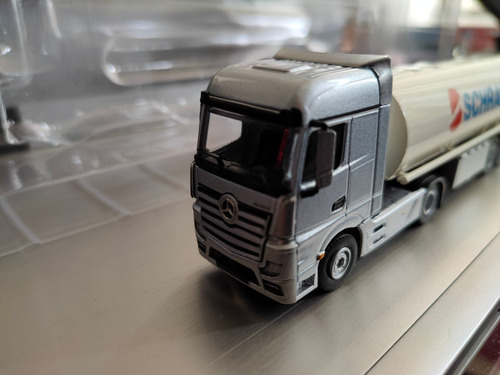 Imagen 5 de 10 de Camion Schuco, Escala H0, Mercedes Benz Con Acopl, 452207000