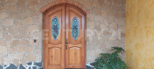 Casa En Renta, Estilo Colonial, 4 Recámaras, Jardín, San Pedro Cholula, Puebla