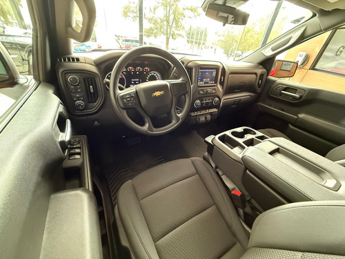 Chevrolet Silverado 5.3 V8 Custom Doble Cabina 4X4 At