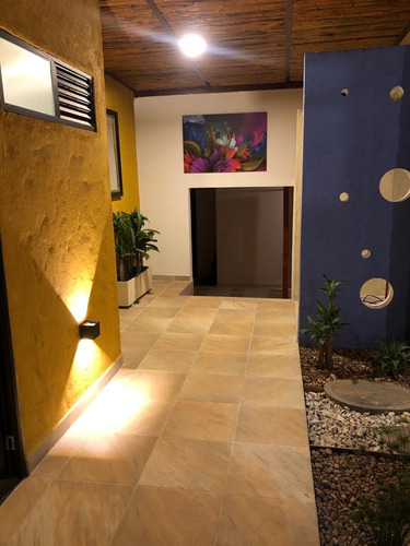Imagen 6 de 14 de Venta De Chalet En Conjunto Cerrado Vía Barcelona