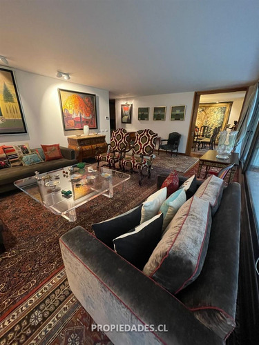 Depto En Venta De 4 Dorm. En Las Condes 800mts Jardin Propio
