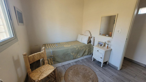 En Venta, Casa De Categoria Amoblada A 500m Del Lago