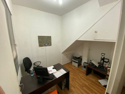 Imagen 11 de 13 de En Venta Fte A Estacion Depto Tipo Casa 4 Amb En Muy Buen Estado En Lanus (079)