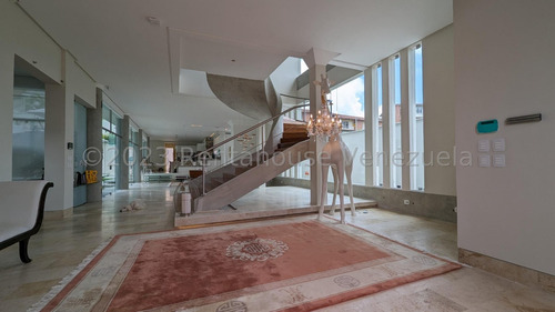 Ms: 24-3353 Vendemos Espectacular Y Nueva Casa En Loma Linda, El Hatillo. A=680m2, 4h, 5b, 11p.