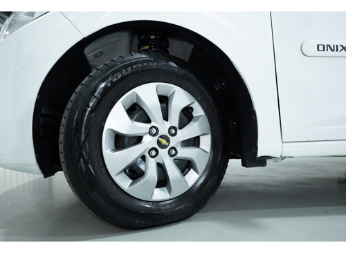 Chevrolet Onix 1.0 MPFI LT 8V FLEX 4P MANUAL