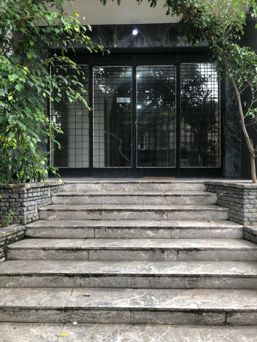 Buen Edificio De Apartamentos En Venta En La Florida