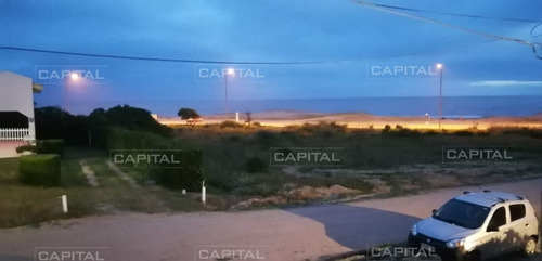 Imagen 2 de 30 de Casa Moderna En Dos Plantas En Venta En El Chorro