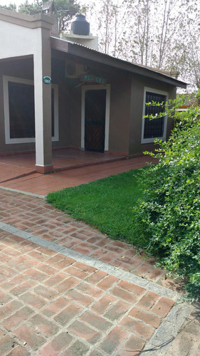 Casa En Venta - 4 Dormitorios 2 Baños - Cochera - 968mts2 - Miramar