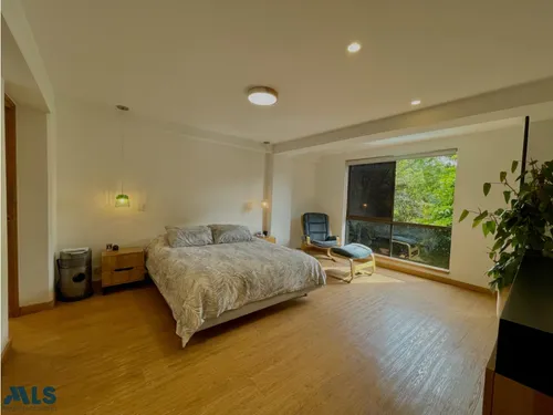 Apto Remodelado Con Mucho Diseño En Las Lomas, El...(mls#255345)
