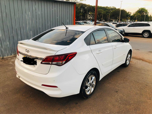 Imagem 2 de 6 de Hyundai Hb20s 2016 1.0 Comfort Style Flex 4p