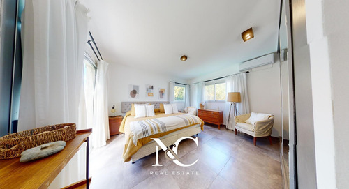 Casa En Venta En Costa Esmeralda, Barrio Deportiva