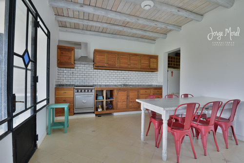 Casa Venta Barrio San Sebastián - Area 10 - 3 Dormitorios - #id 2537