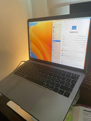 Apple Macbook Air 13 2019 - 256gb Ram. Color Gris Espacial