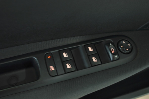 Imagen 14 de 16 de Peugeot 408 2019 1.6 Allure Pack Hdi 115cv Lesbleus