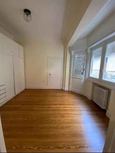 Apartamento En Alquiler Ambiente De Oficina En Ciudad Vieja