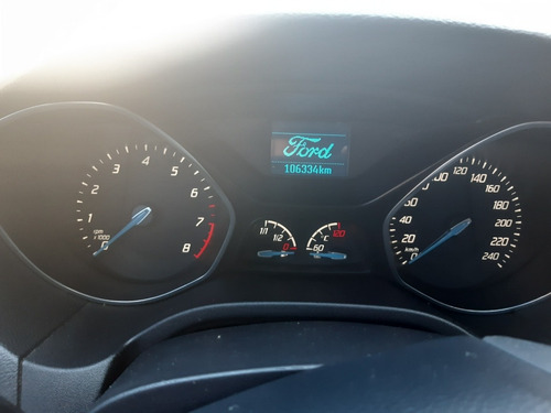 Ford Focus Iii 2.0 Sedan Se Plus Mt 2014