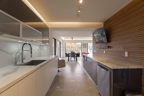 Carla Gonzalez Apartamento En Venta En La Urbanizacion El Rosal Mls #25-7040 Sc