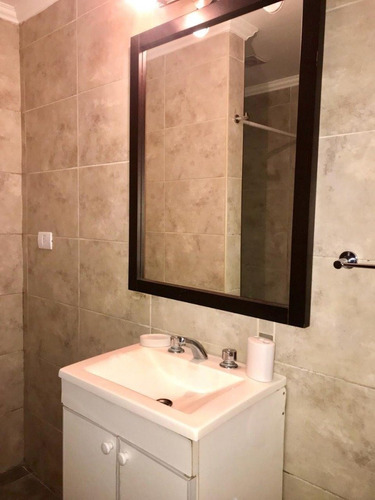 Imagen 7 de 14 de Venta Departamento De Dos Ambientes A La Calle Con Espacio De Cochera. Muy Luminoso. Zona Perla Norte.