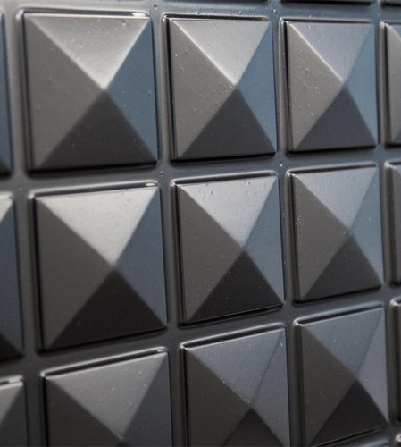 Kit de 5 pirámides negras para revestimiento de pared de PVC en 3D