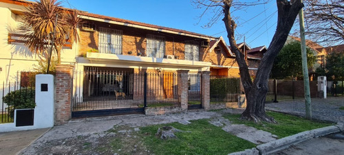 Imagen 2 de 14 de Hermosa Casa 5 Ambientes En Zona Residencial