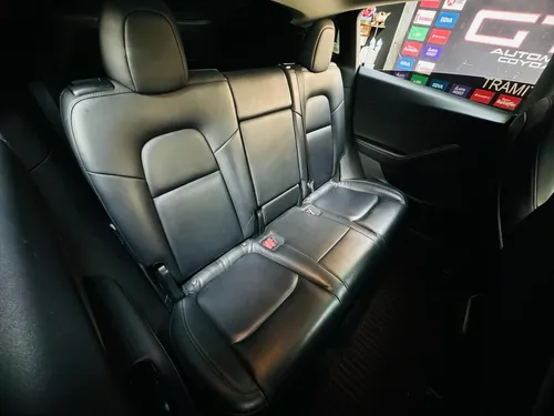 Tesla Model Y Manejo Autonomo 2020