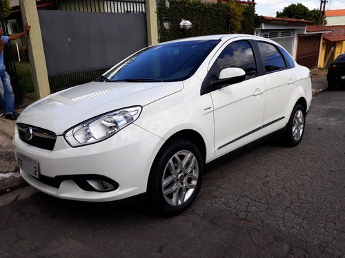 Fiat Grand Siena 2013 1.6 16v Essence Flex Dualogic 4p