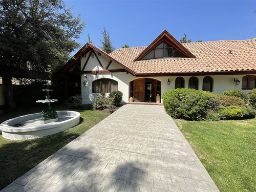 Casa En Venta De 4 Dorm. En Lo Barnechea Jardin Dehesa