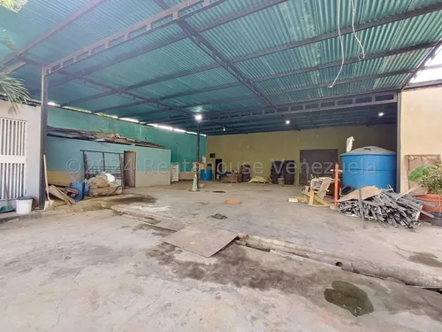 *jl/oportunidad De Negocio Galpón Cerrado 1 Abierto, 2 Casas Local Y Mas En Venta Barquisimeto, Centro Lara, Venezuela/ José López # 24-15926 / 920 M²
