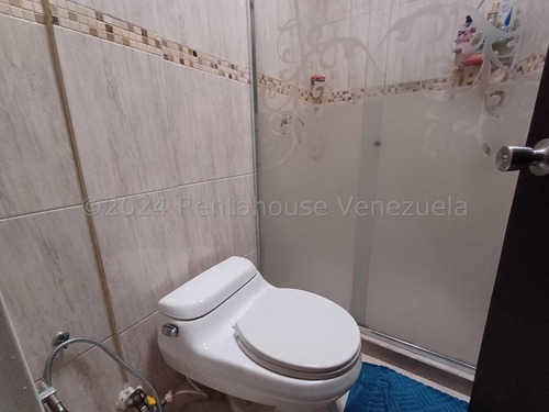 Hermoso Townhouse En Venta Ubicado En La Morita Ii Urb Villas Geicas Db 24-19067