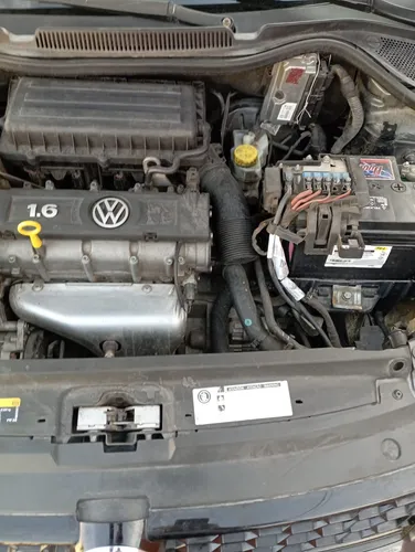 Volkswagen Vento 1.6 Confortline Mt