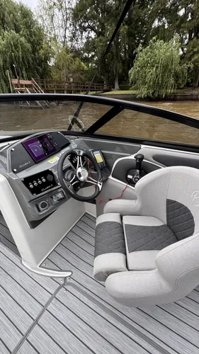 Klase A 235 (2023) - Mercury 250 Hp (5hs)