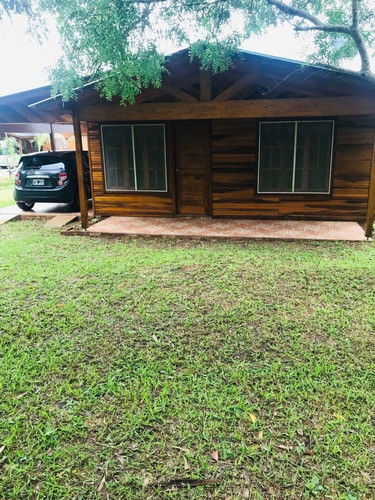 Casa De Campo, De Madera Dura Sobre El Lago Yaciretá