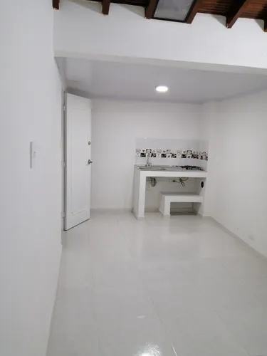 Apartaestudio Nuevo. Servicios Incluidos. Estrato 6