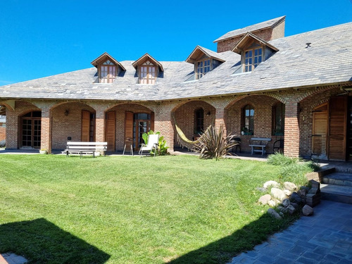 Casa En Arturo Illia 1068