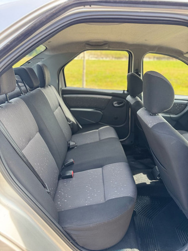 Renault Logan 1.6 Expression Hi-power 4p