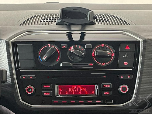 Imagem 13 de 19 de Volkswagen Up! 1.0 12v E-flex Move Up!