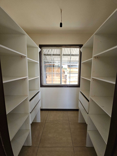 Amplia Casa En Venta En Parcela (82309)