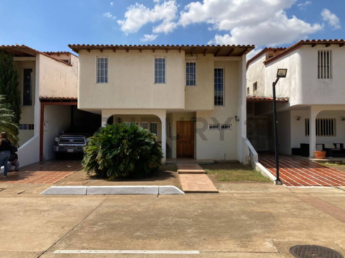 En Venta Casa Ubicada En El Conjunto Residencial Villa Angela