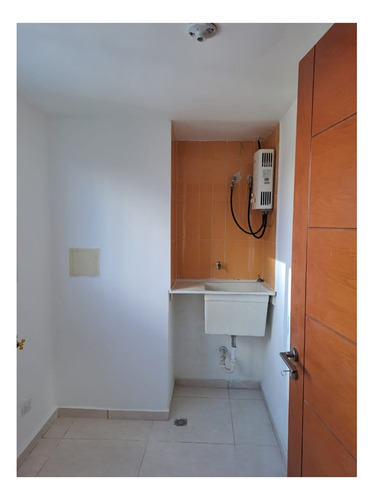 Se Vende Apto En Torre Labro Del Vergel, 180 Mts.2, 3 Habs, 3er. Nivel