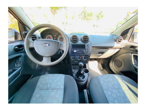 Imagem 7 de 14 de Ford Fiesta 1.0 8v Flex