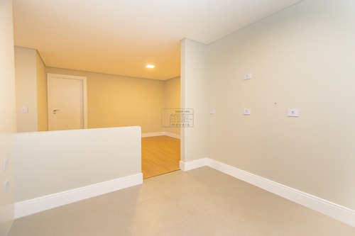 Imagem 11 de 30 de Apartamento Com 3 Dormitórios À Venda Com 187.47m² Por R$ 1.056.110,25 No Bairro Cristo Rei - Curitiba / Pr - Ap 1898