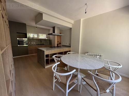 Impecable Casa En Venta A Estrenar , Reciclada A Nuevo, En Excelente Zona Acassuso.